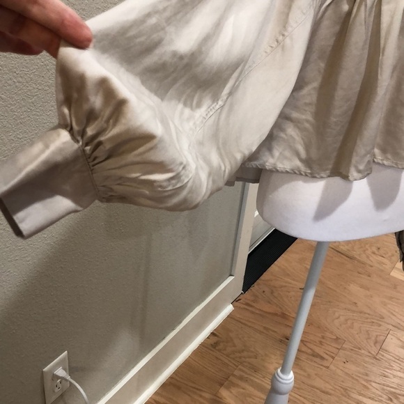 Urban Outfitters Callie cropped blouse with lace and long sleeves. Beige. Size S - Picture 6 of 11